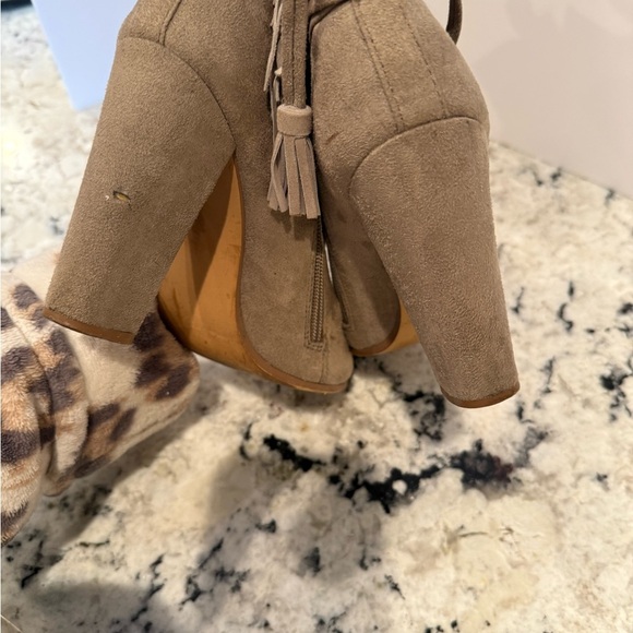 Steve Madden Giovanni Booties - Picture 8 of 10